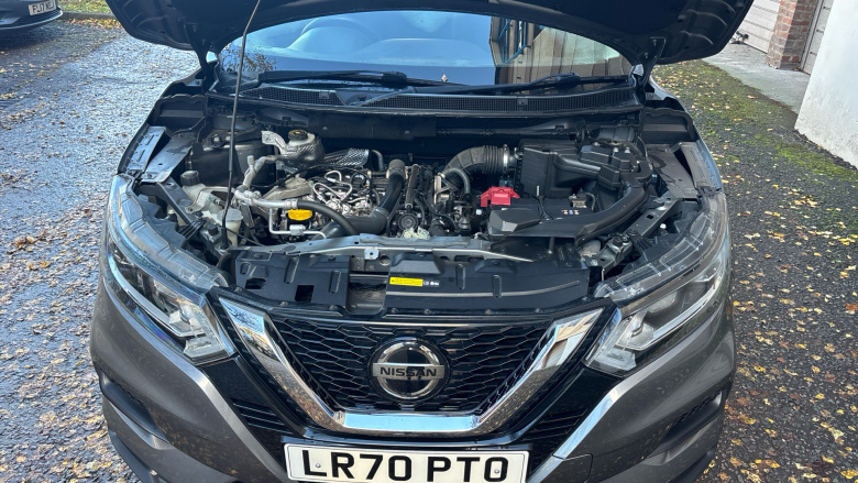 Nissan Qashqai 1.3 DiG-T Acenta Premium 5dr Petrol Hatchback